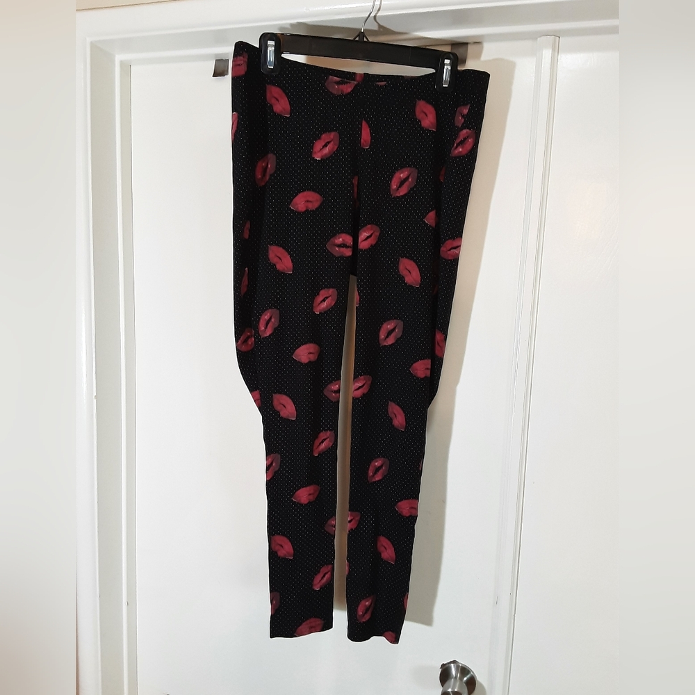 Torrid Black Leggings with Red Lip Print